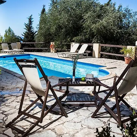 Villa Sleeps 4 Pool Air Con Wifi Khalikeri