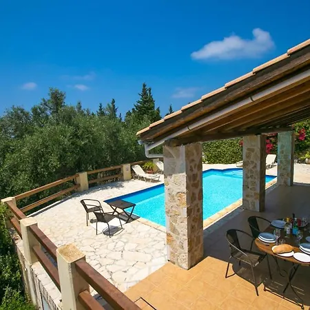 Sleeps 4 Pool Air Con Wifi Villa