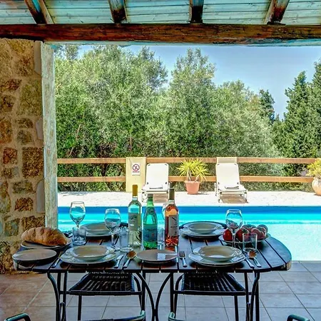 Villa Sleeps 4 Pool Air Con Wifi