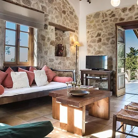 Sleeps 4 Pool Air Con Wifi *